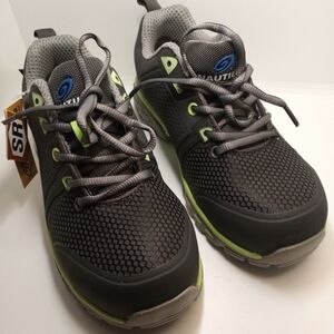 Nautilus CT work sneaker with slip resistant bottoms